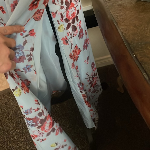 Beautiful Maxi Dress ๐ ๐ - Picture 4 of 8